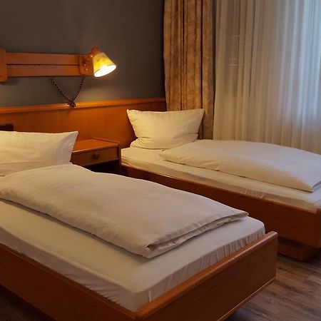 Hotel Alt Steinbach Steinbach im Taunus Buitenkant foto